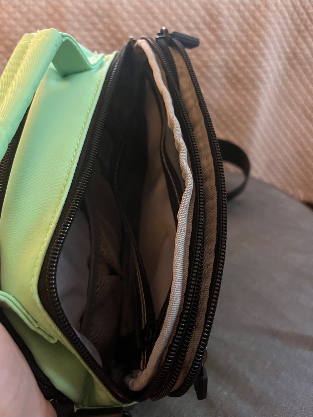 IHKWIP Bright Mint Green Crossbody Bag - Picture 4 of 6